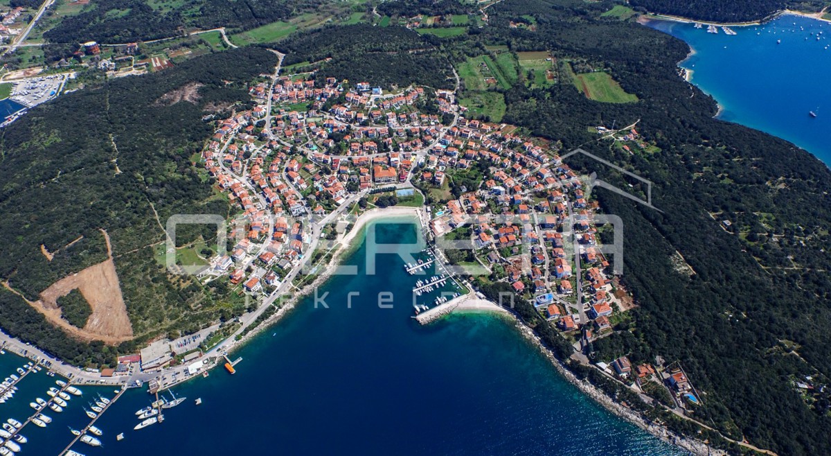 Casa con piscina, vista mare, a 200m dalla spiaggia