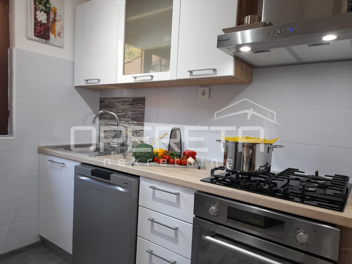 Casa con piscina, vista mare, a 200m dalla spiaggia