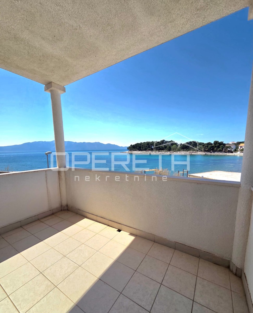 SUĆURAJ, ISOLA DI HVAR - IMMOBILE ESCLUSIVO IN PRIMA LINEA AL MARE