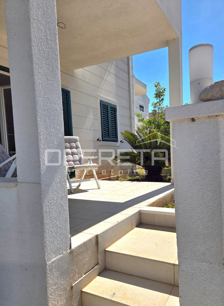 SUĆURAJ, ISOLA DI HVAR - IMMOBILE ESCLUSIVO IN PRIMA LINEA AL MARE