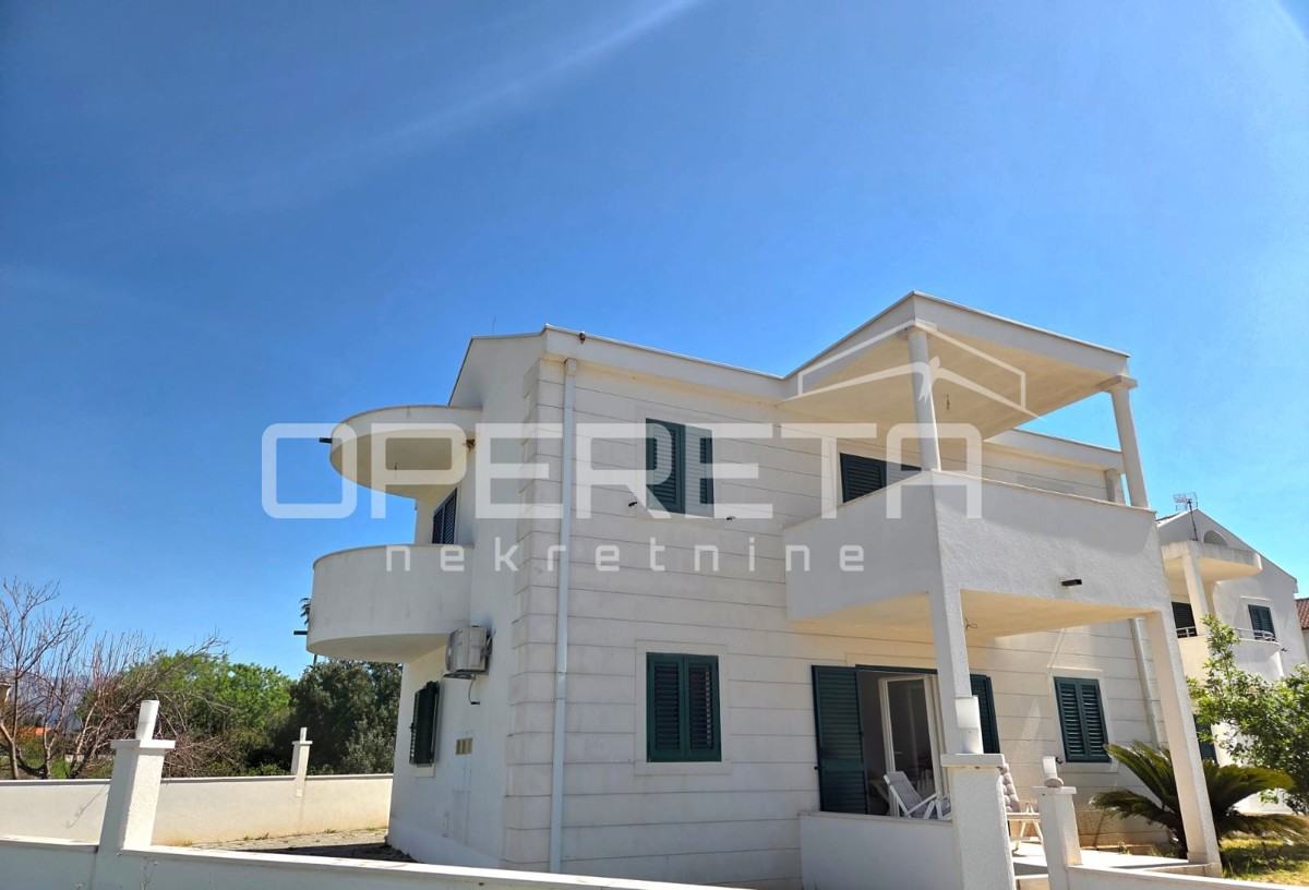 SUĆURAJ, ISOLA DI HVAR - IMMOBILE ESCLUSIVO IN PRIMA LINEA AL MARE