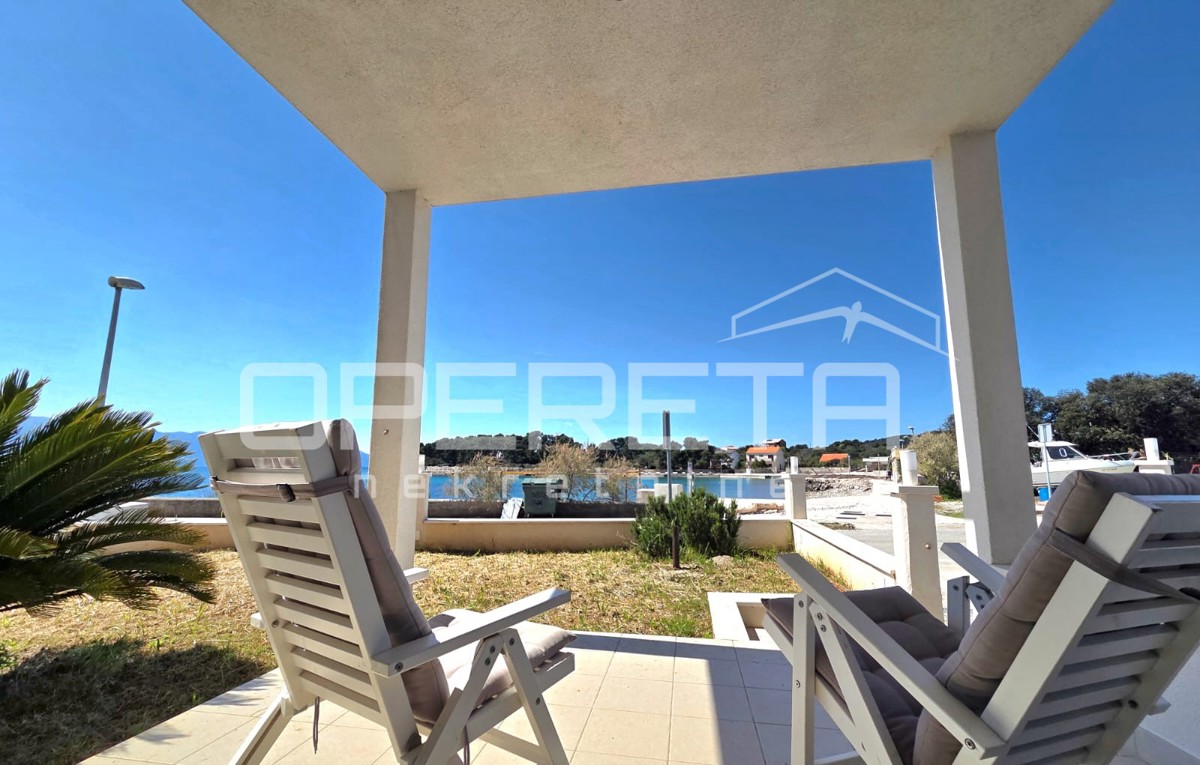 SUĆURAJ, ISOLA DI HVAR - IMMOBILE ESCLUSIVO IN PRIMA LINEA AL MARE