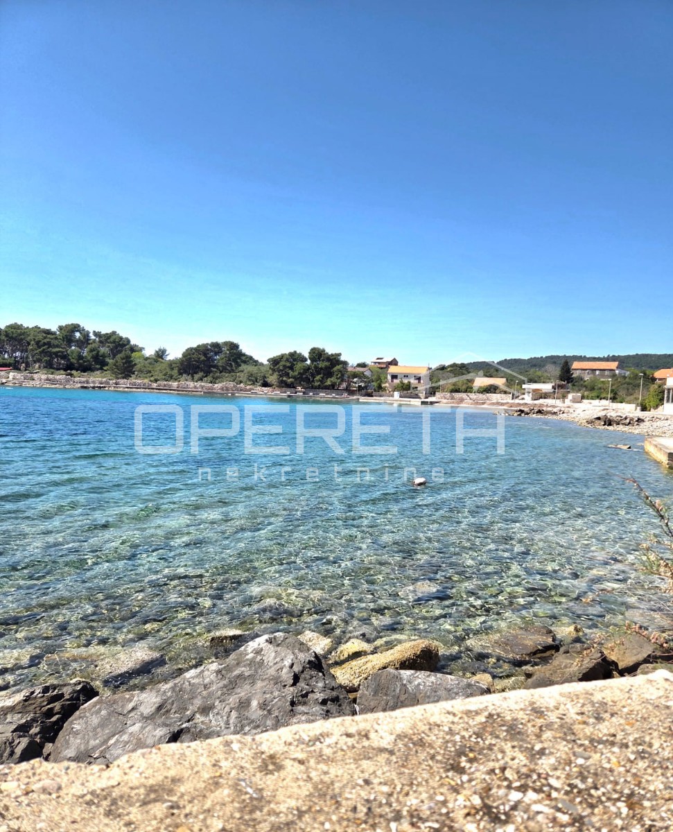 SUĆURAJ, ISOLA DI HVAR - IMMOBILE ESCLUSIVO IN PRIMA LINEA AL MARE