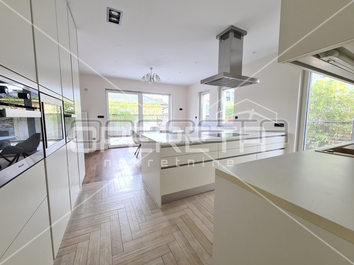 Vendita, Casa, Blato, Jurja Njavre, Edificio doppio, 323m2