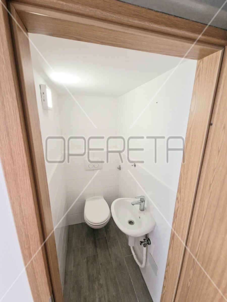 Vendita, Locale su strada, Špansko, Vlade Gotovca , 43m2