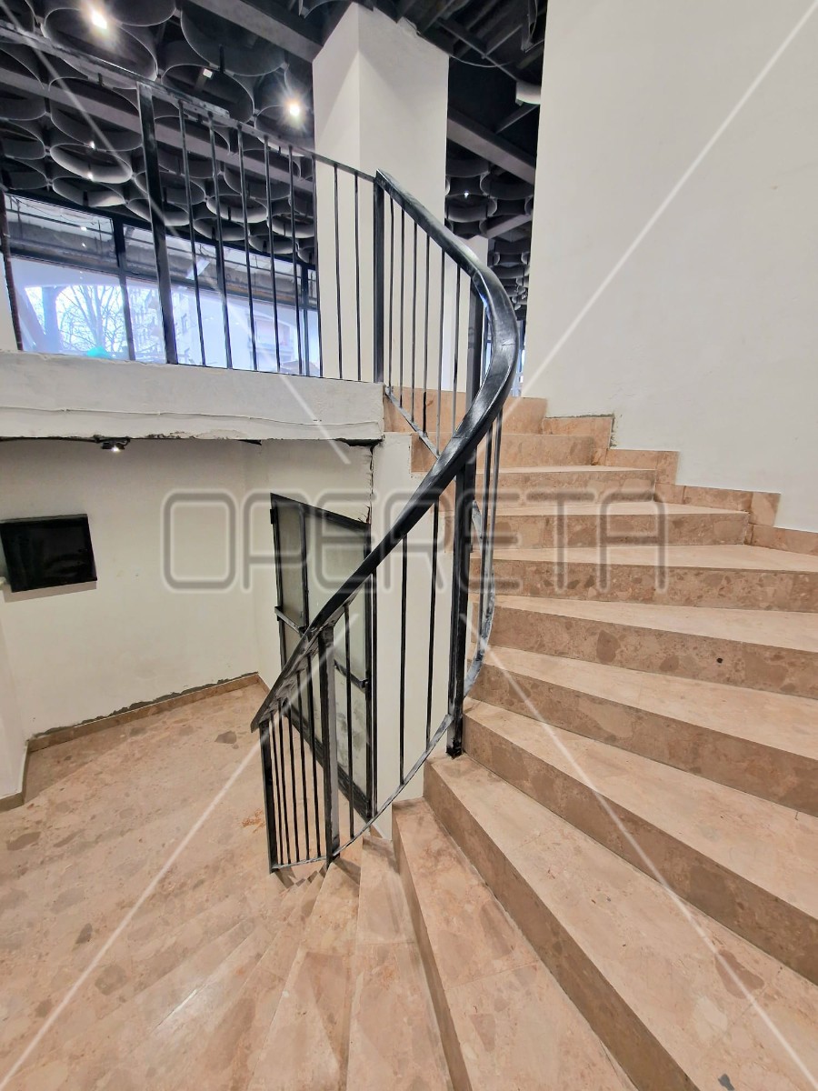 Vendita, Locale su strada, Voltino, Dragutina Golika, 555m2