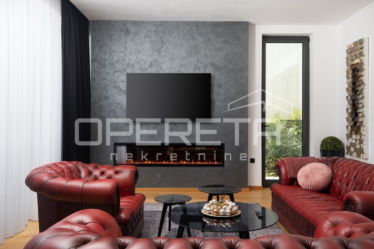 Moderna residenza di 300 m2 con vista mare, cucina estiva e finiture di alta qualità