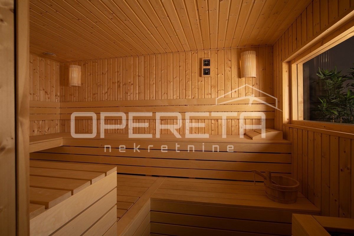 Moderna residenza di 300 m2 con vista mare, cucina estiva e finiture di alta qualità