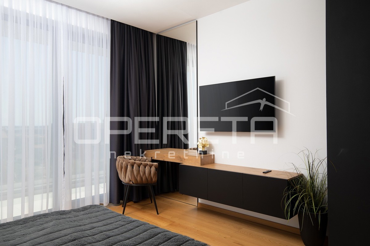 Moderna residenza di 300 m2 con vista mare, cucina estiva e finiture di alta qualità