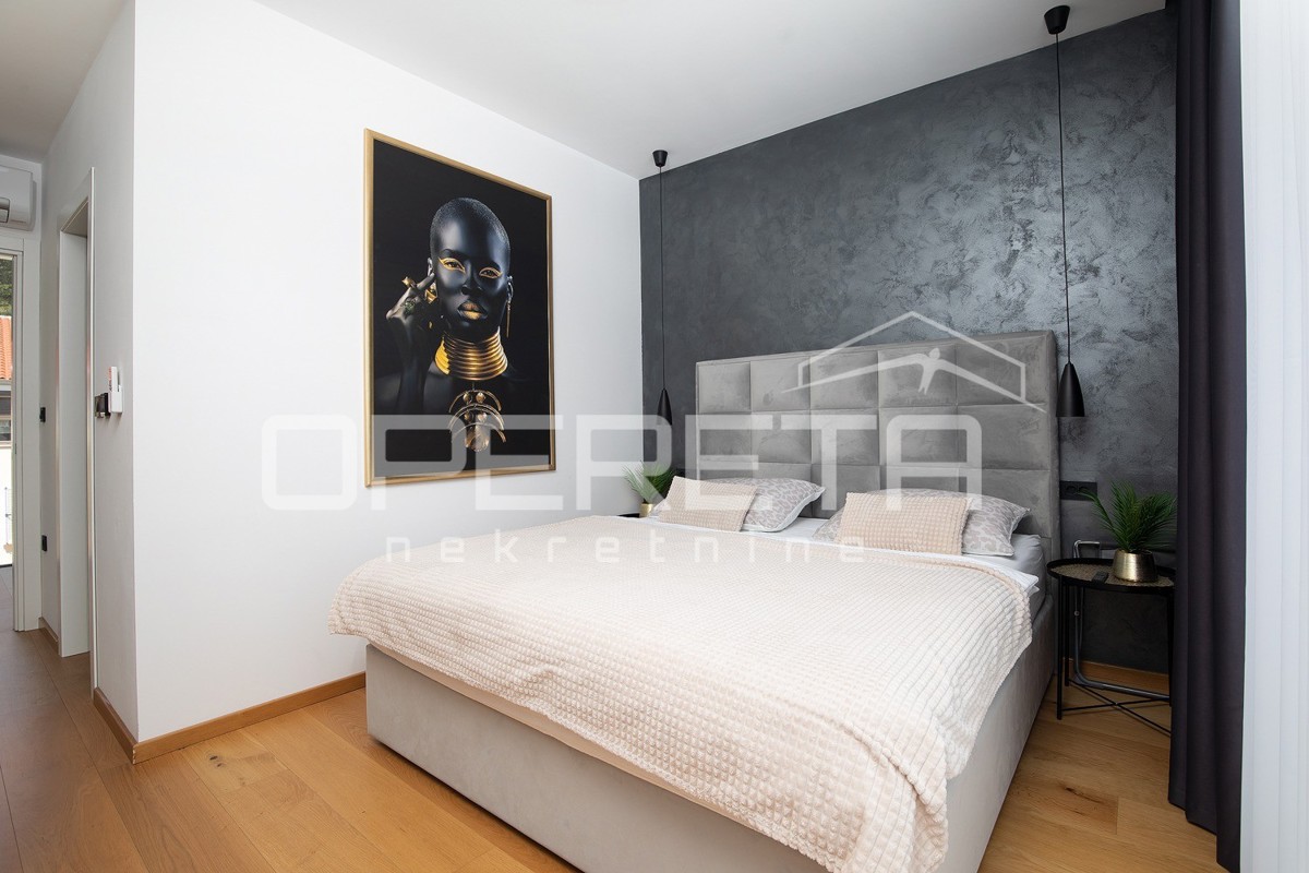 Moderna residenza di 300 m2 con vista mare, cucina estiva e finiture di alta qualità