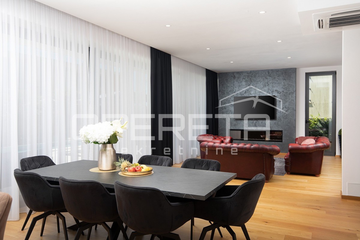 Moderna residenza di 300 m2 con vista mare, cucina estiva e finiture di alta qualità