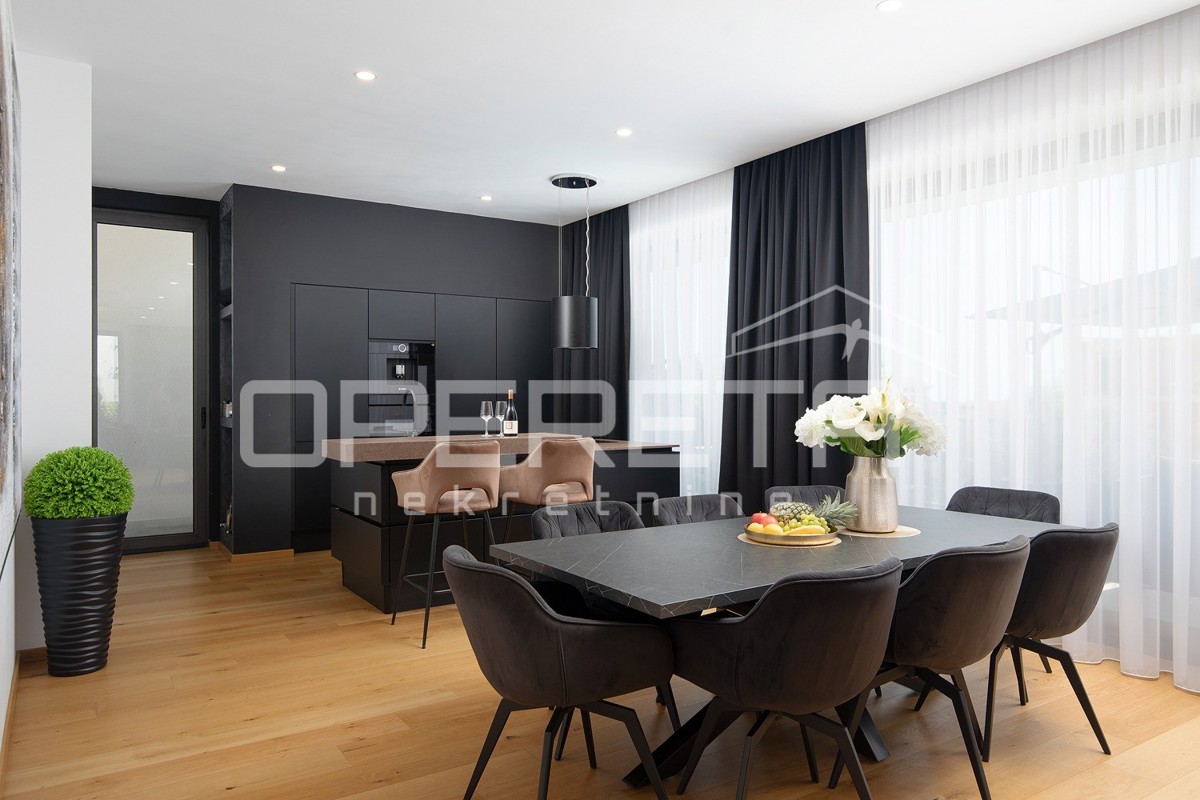 Moderna residenza di 300 m2 con vista mare, cucina estiva e finiture di alta qualità