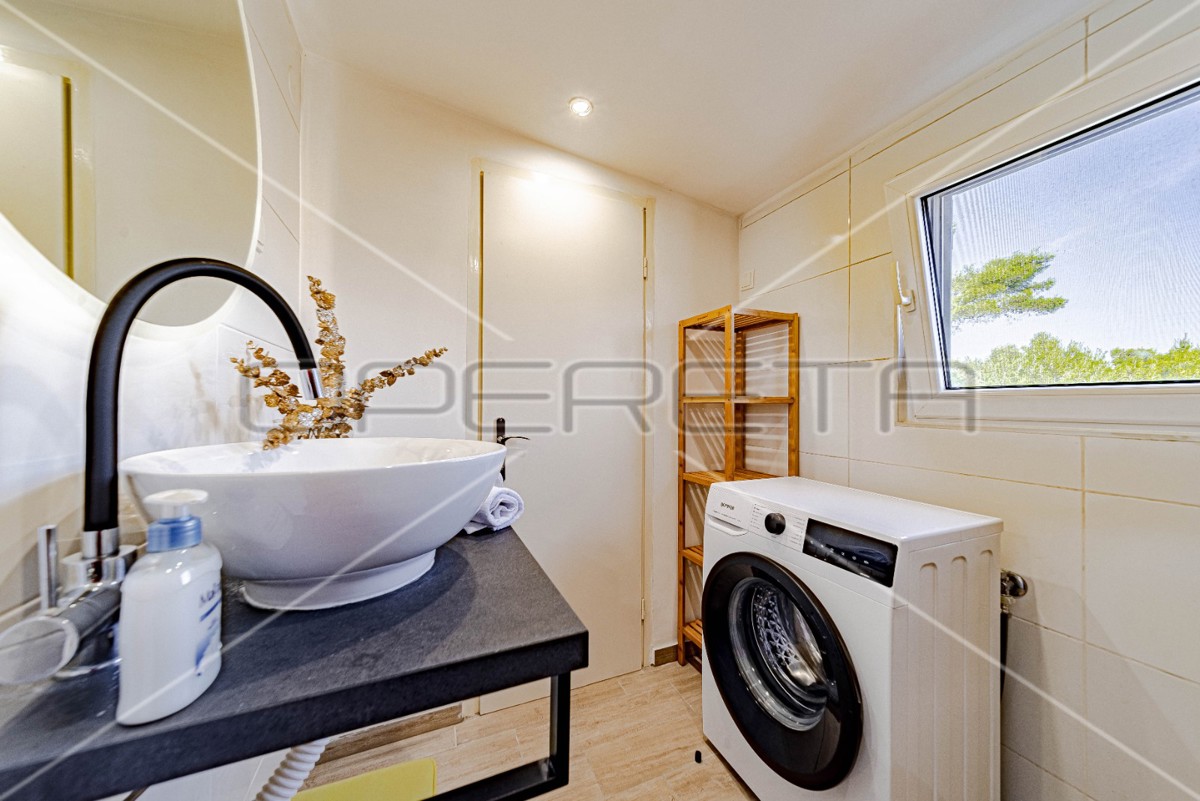 Terreno agricolo a Korčula – 14.406 m2 per sviluppo e investimento