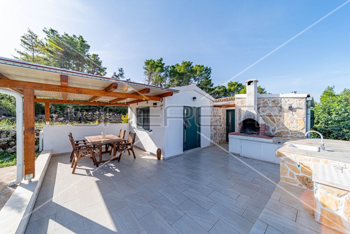 Terreno agricolo a Korčula – 14.406 m2 per sviluppo e investimento