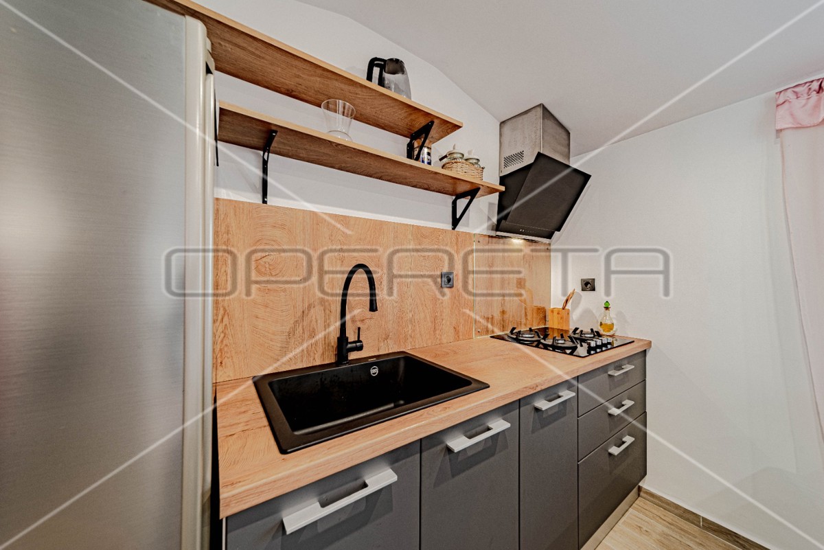 Terreno agricolo a Korčula – 14.406 m2 per sviluppo e investimento