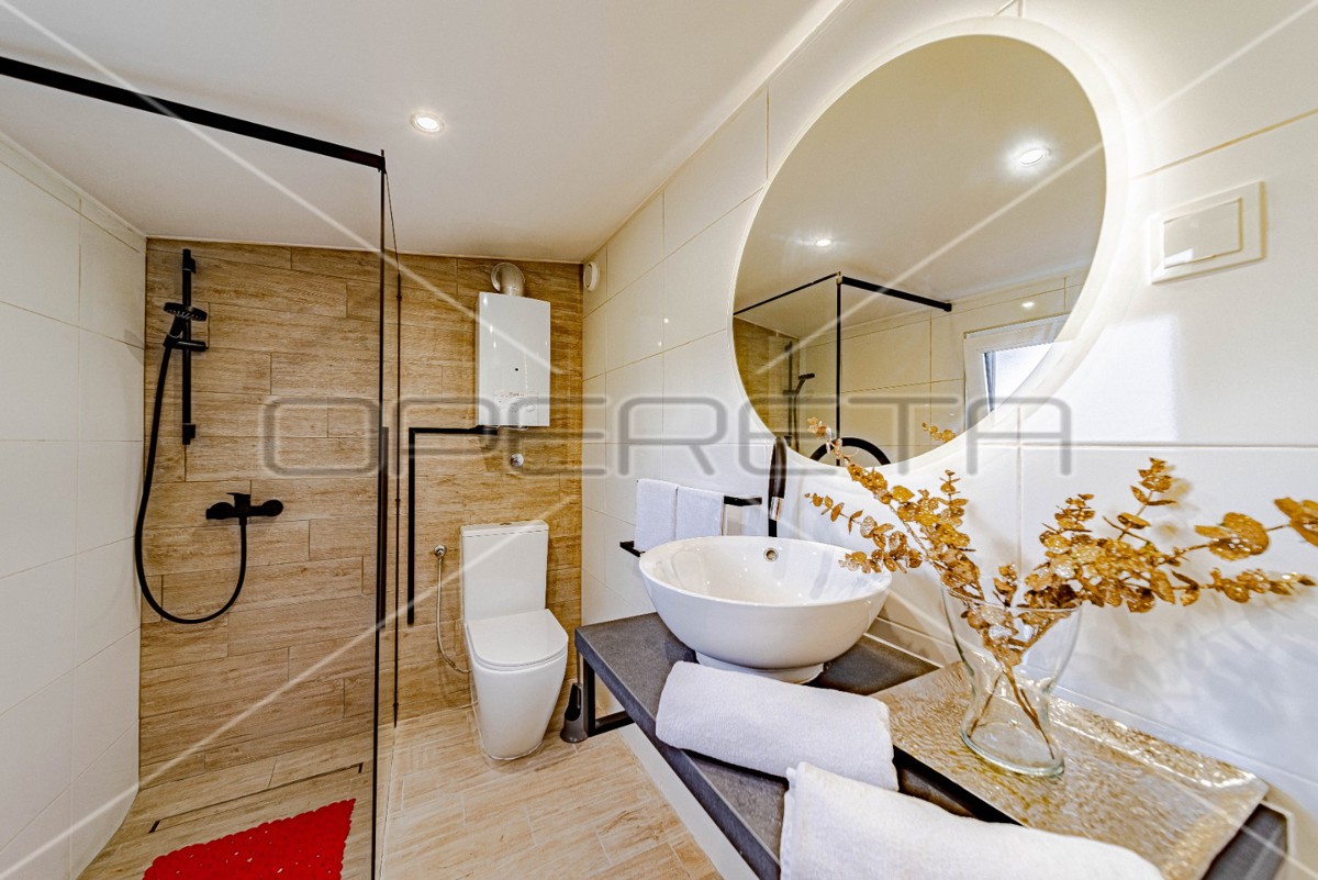 Terreno agricolo a Korčula – 14.406 m2 per sviluppo e investimento