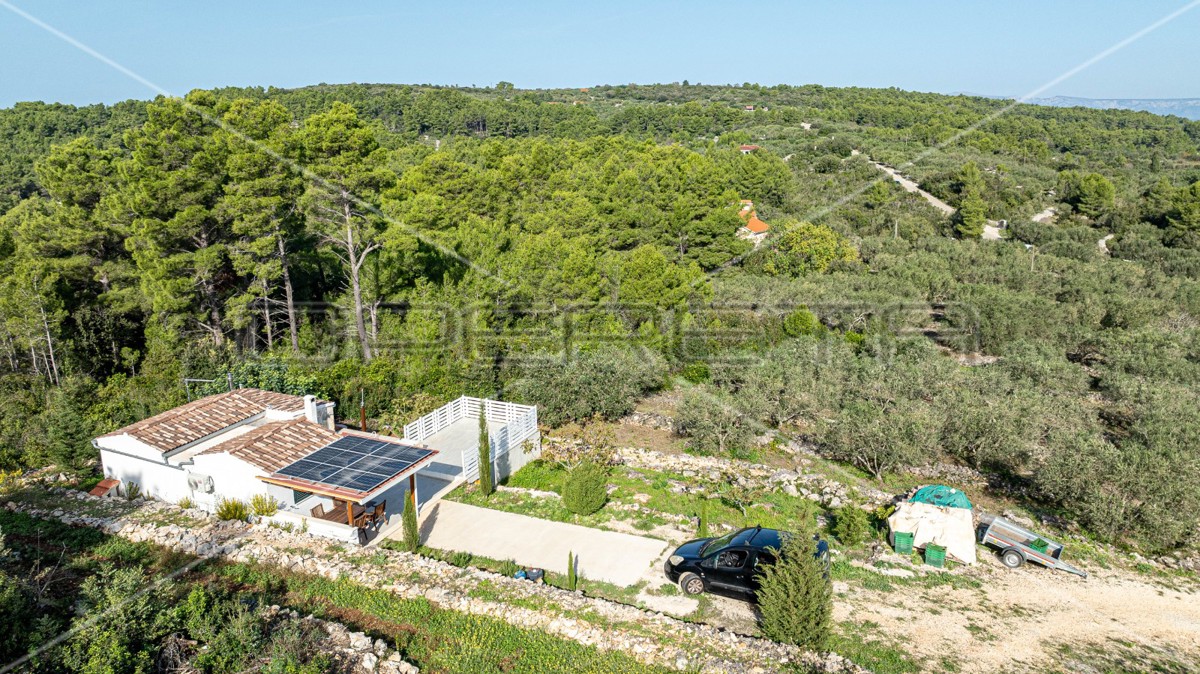 Terreno agricolo a Korčula – 14.406 m2 per sviluppo e investimento
