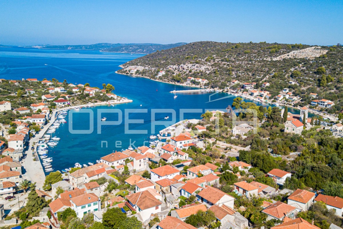 Terreno edificabile con vista mare, Drvenik Veliki vicino a Trogir