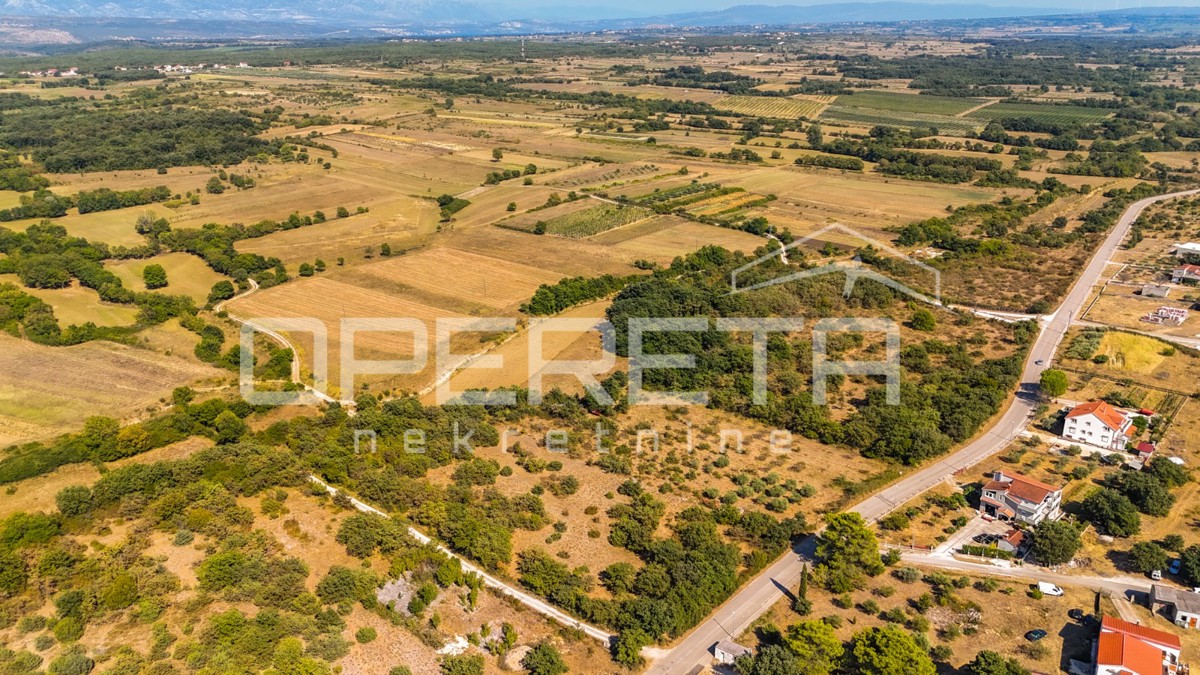 Terreno edificabile con permesso per casa e piscina - Poličnik - 482 m2