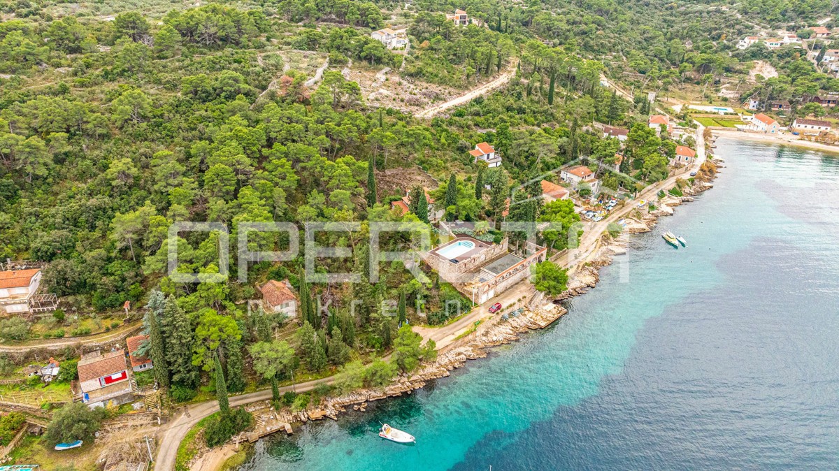 Terreno edificabile in 1ª fila sul mare, Šolta, Rogač