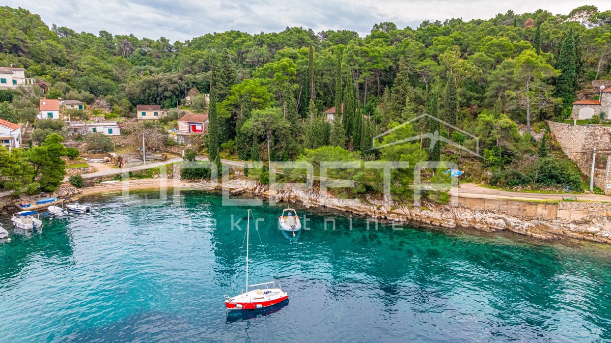 Terreno edificabile in 1ª fila sul mare, Šolta, Rogač