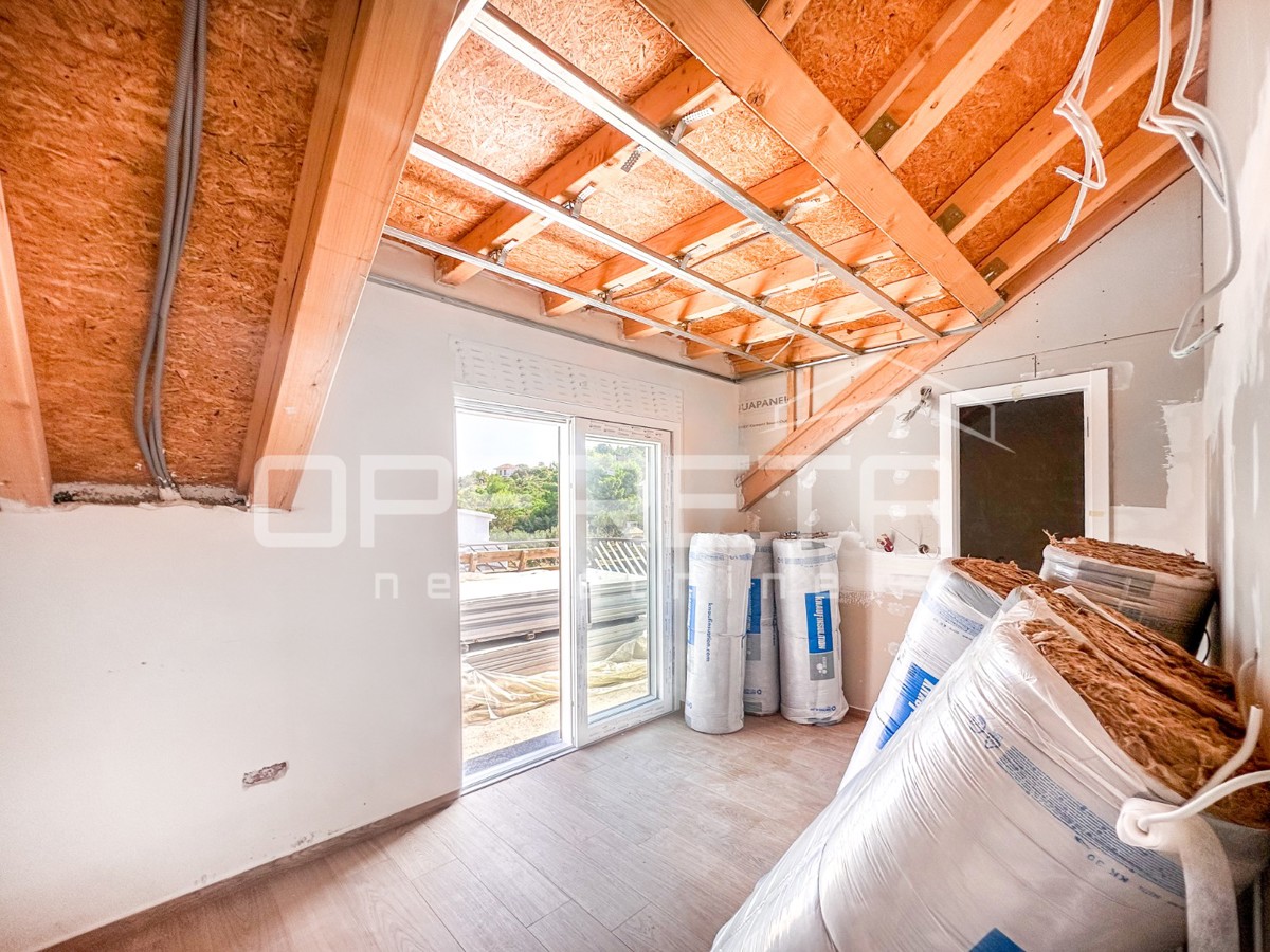 Nuova costruzione a Stivašnica, appartamento con tre terrazze e vista mare, 146 m2