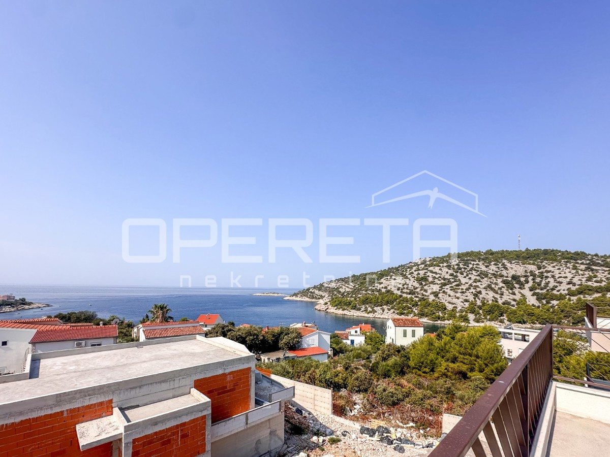 Nuova costruzione a Stivašnica, appartamento con tre terrazze e vista mare, 146 m2