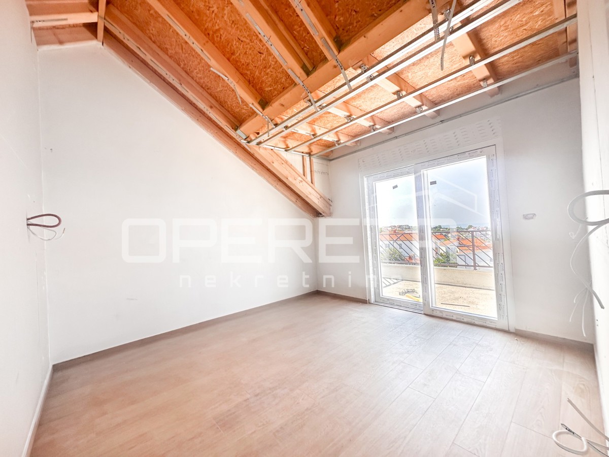 Nuova costruzione a Stivašnica, appartamento con tre terrazze e vista mare, 146 m2