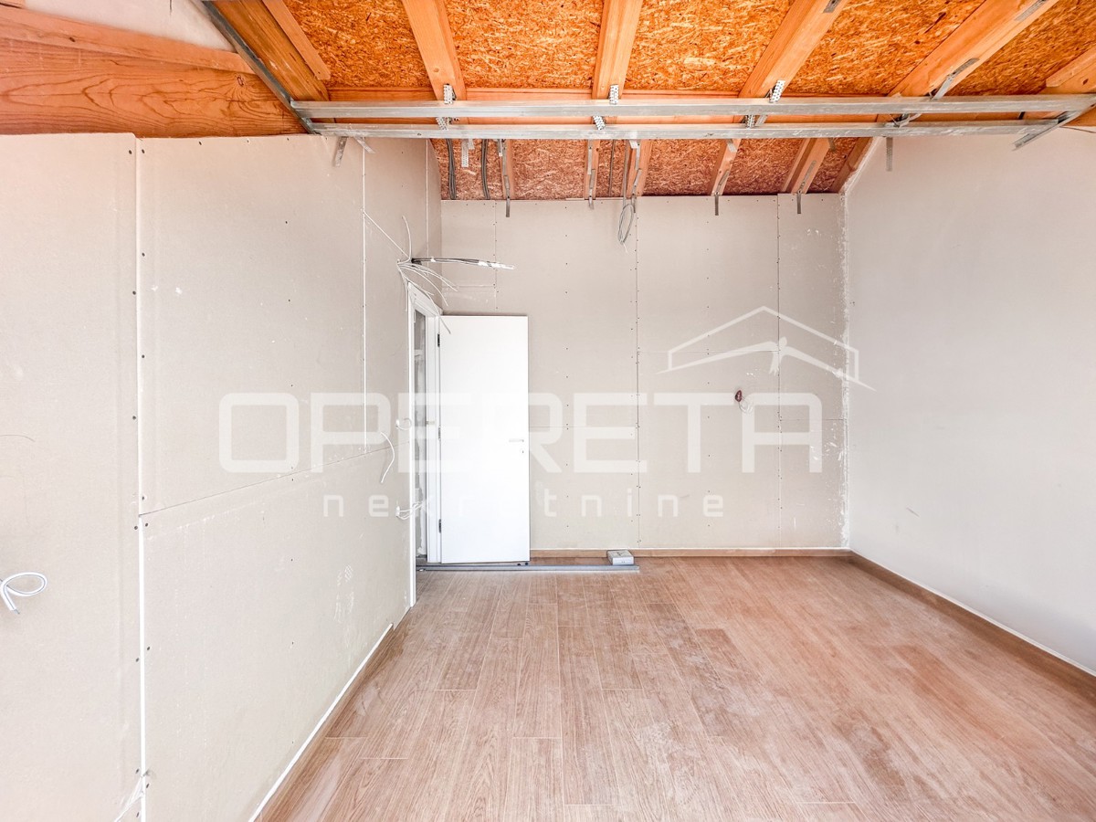 Nuova costruzione a Stivašnica, appartamento con tre terrazze e vista mare, 146 m2