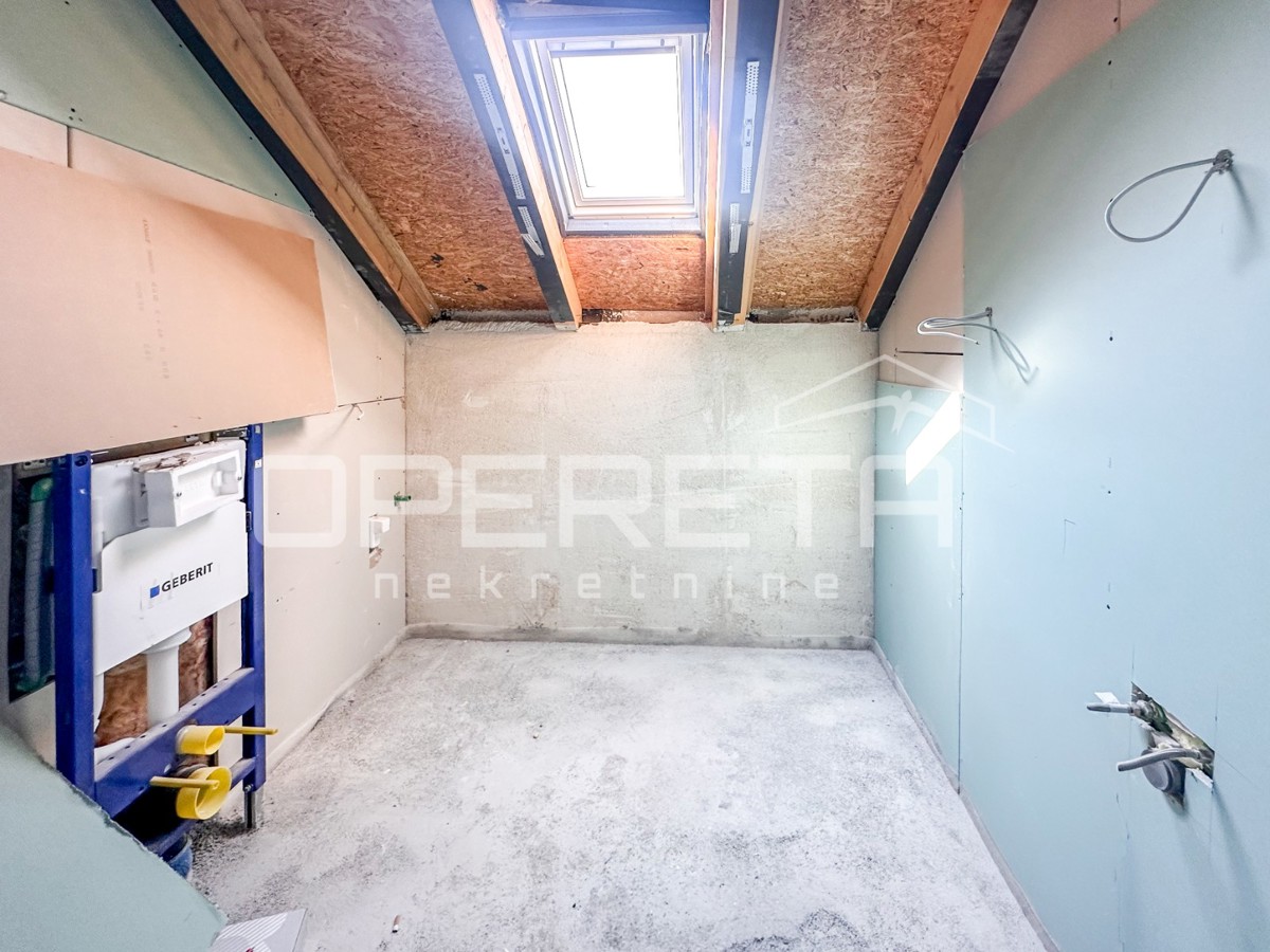 Nuova costruzione a Stivašnica, appartamento con tre terrazze e vista mare, 146 m2