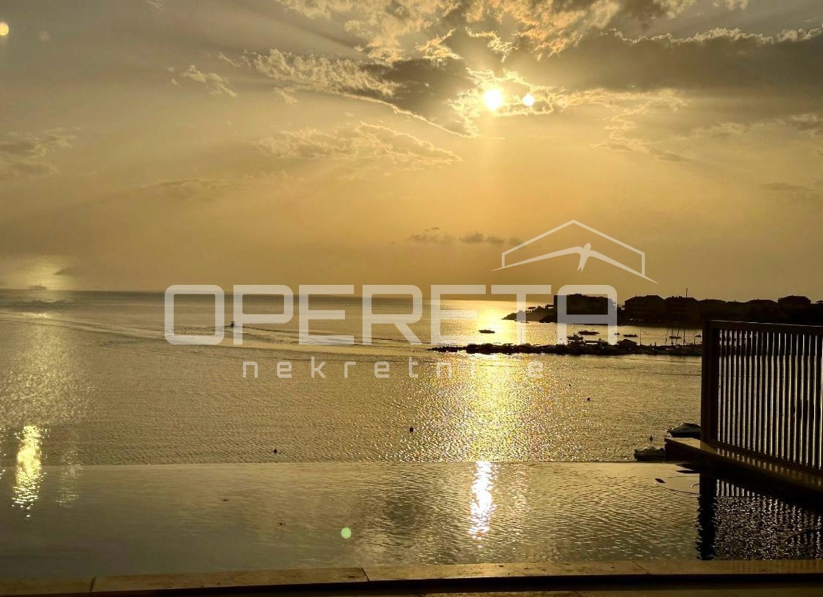 Appartamento di lusso su due piani, 1° fila sul mare, Povljana, Pag