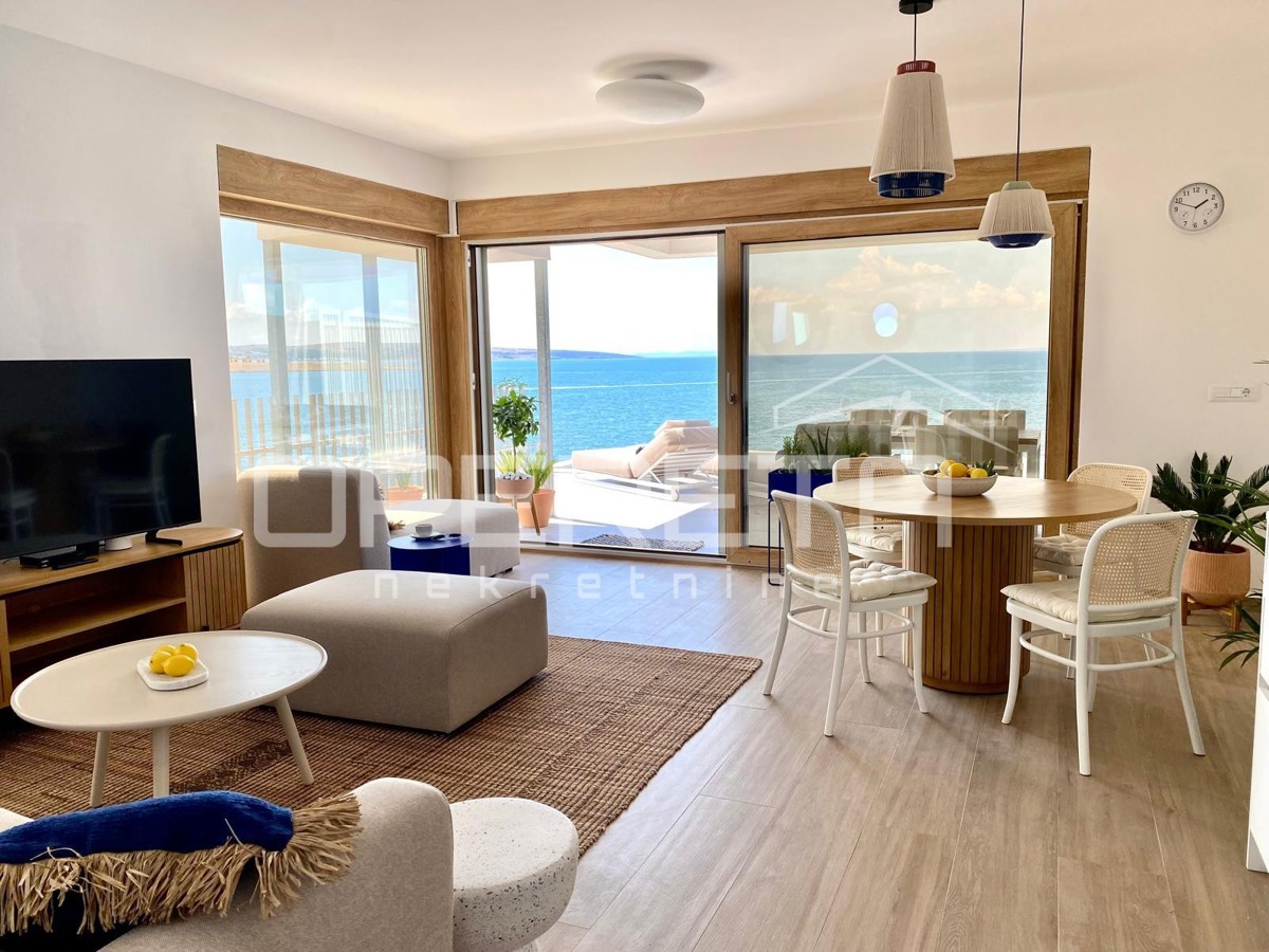Appartamento di lusso su due piani, 1° fila sul mare, Povljana, Pag