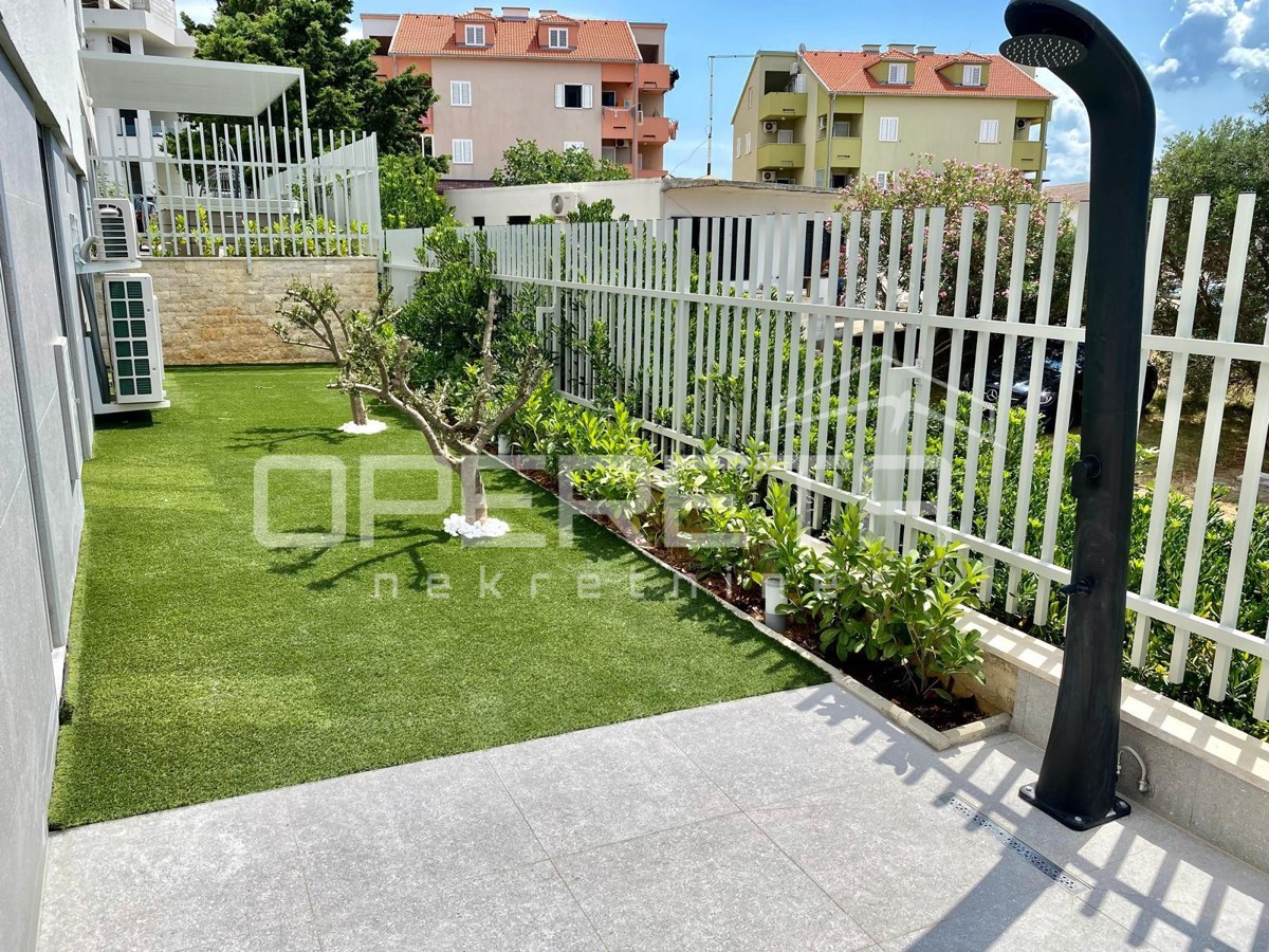 Appartamento di lusso su due piani, 1° fila sul mare, Povljana, Pag