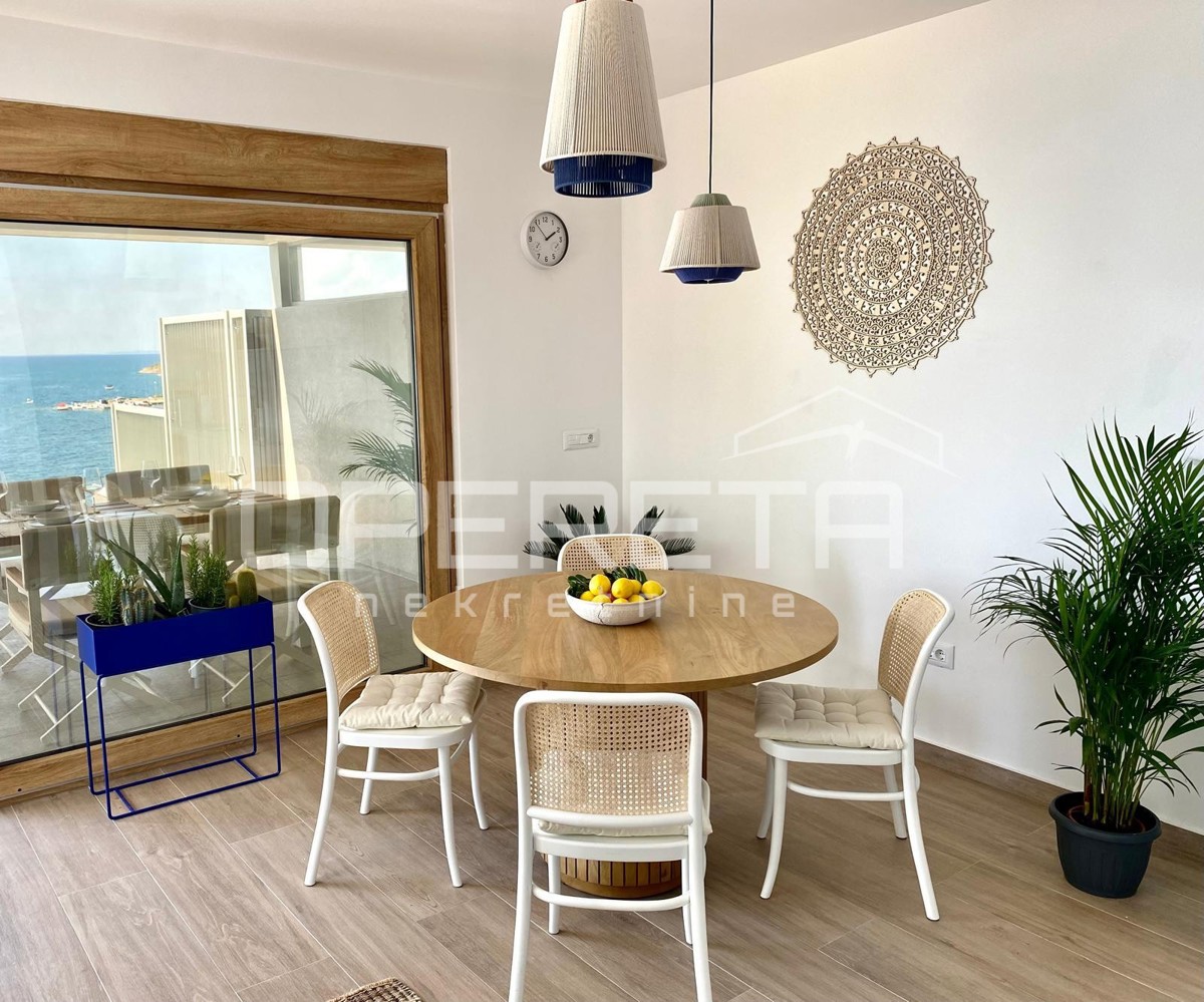 Appartamento di lusso su due piani, 1° fila sul mare, Povljana, Pag