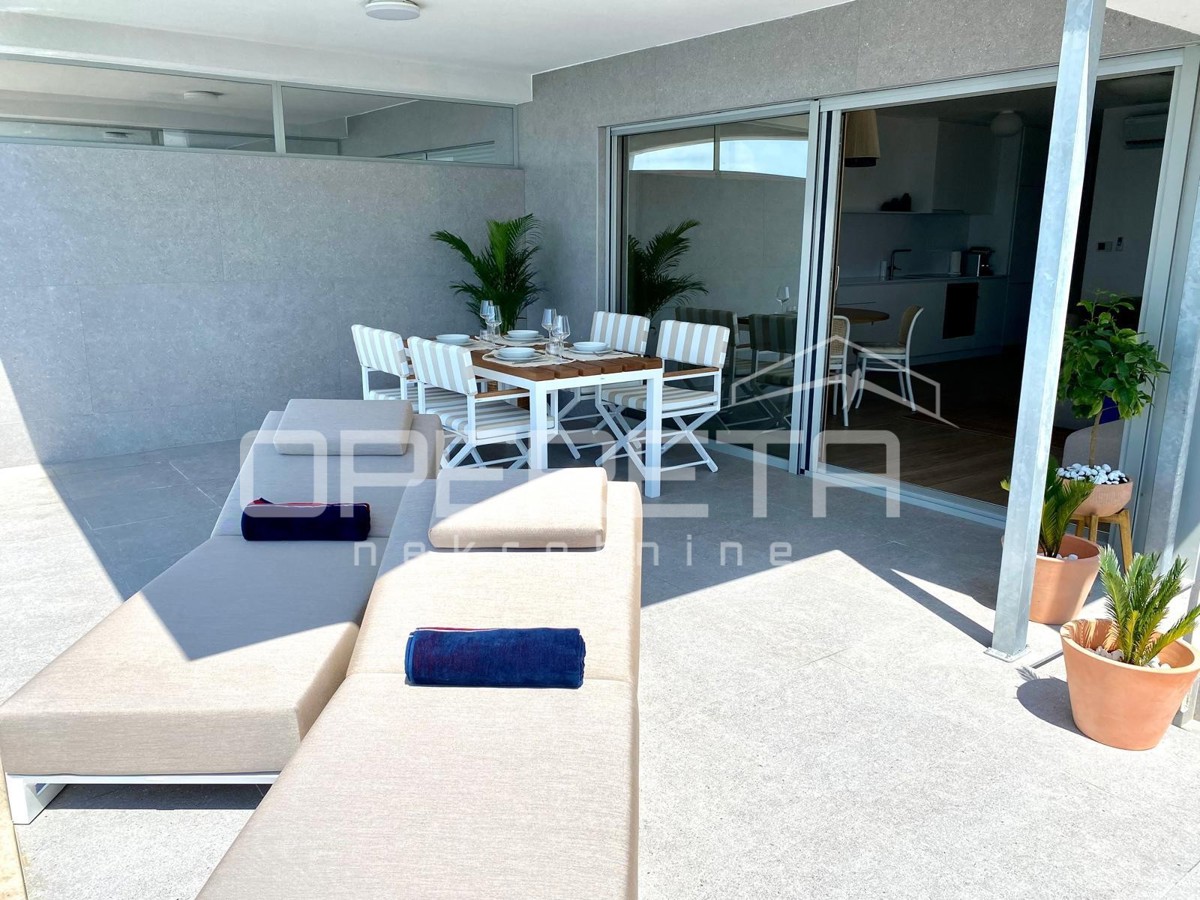 Appartamento di lusso su due piani, 1° fila sul mare, Povljana, Pag