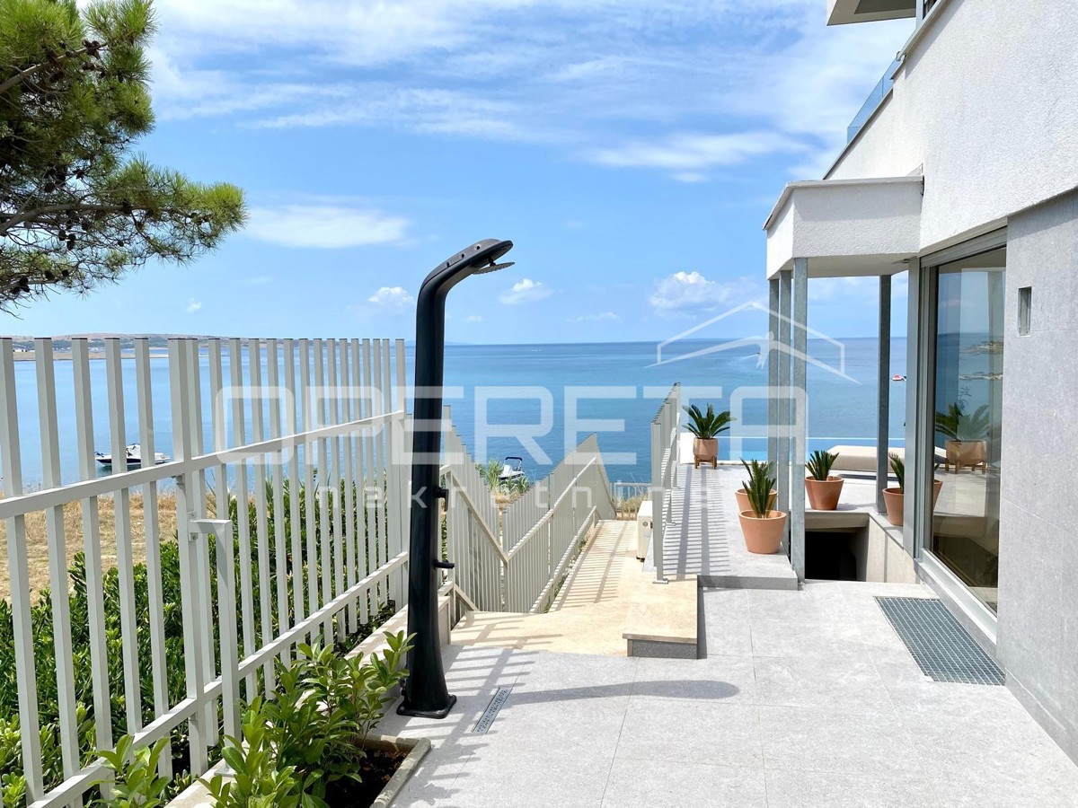 Appartamento di lusso su due piani, 1° fila sul mare, Povljana, Pag