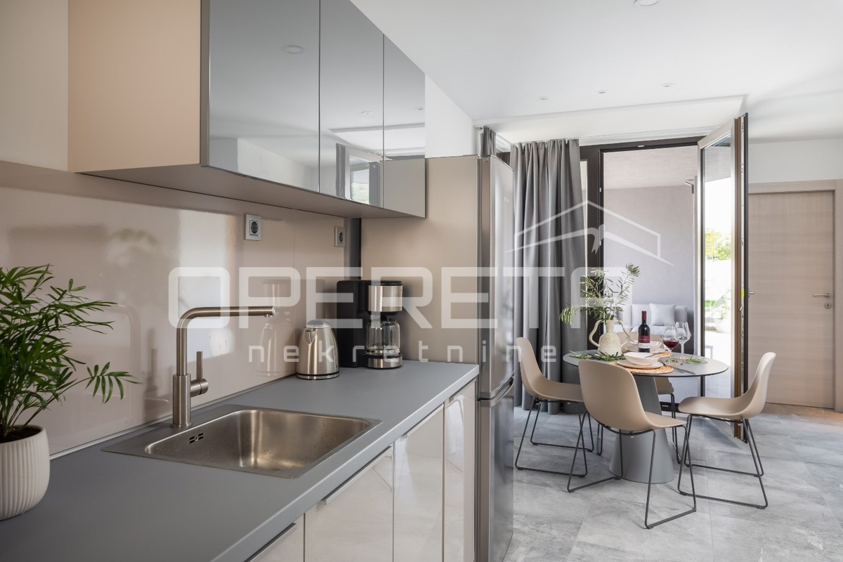 APPARTAMENTO MODERNO IN VILLA URBANA A KOMIŽA - OCCASIONE RARA!