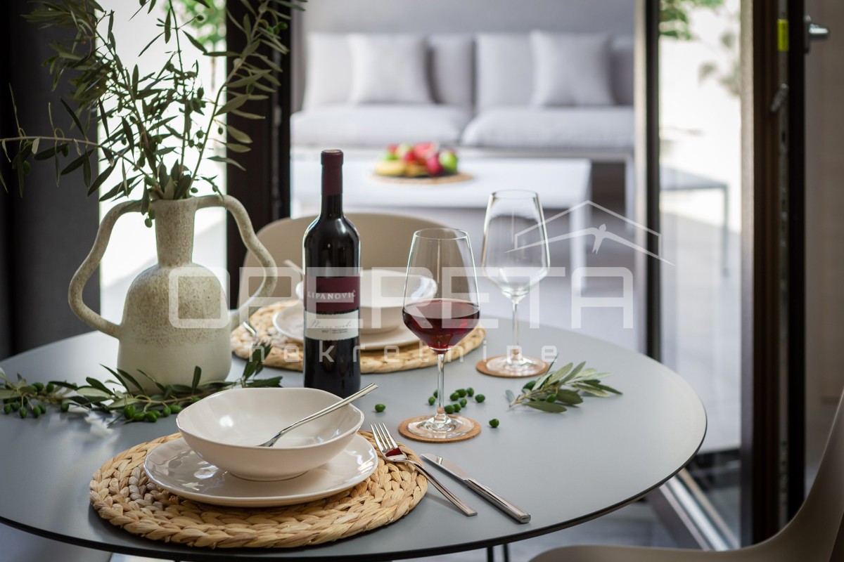 APPARTAMENTO MODERNO IN VILLA URBANA A KOMIŽA - OCCASIONE RARA!