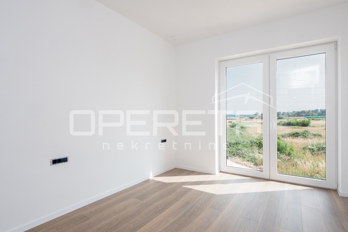 Oasi moderna ed energeticamente efficiente a Nin con piscina e sauna, appartamento A1