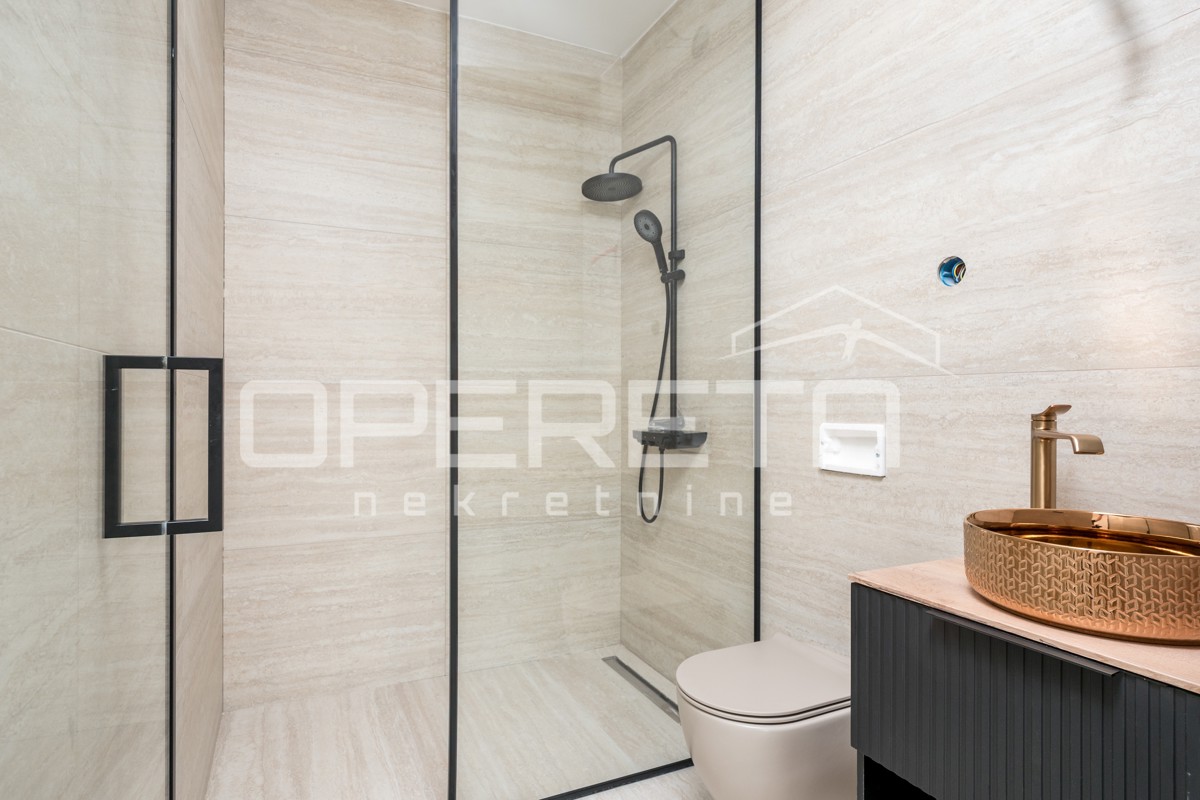 Oasi moderna ed energeticamente efficiente a Nin con piscina e sauna, appartamento A1