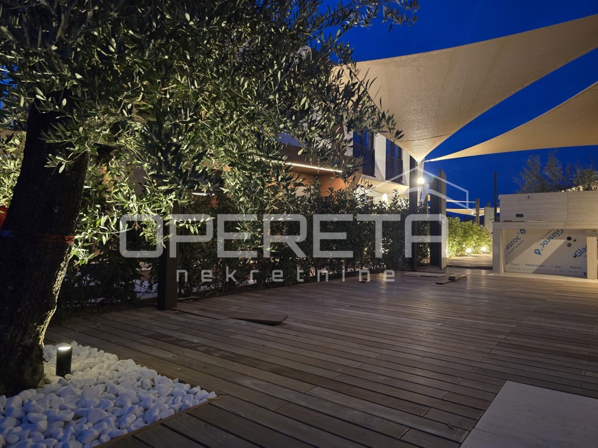 Oasi moderna ed energeticamente efficiente a Nin con piscina e sauna, appartamento A1