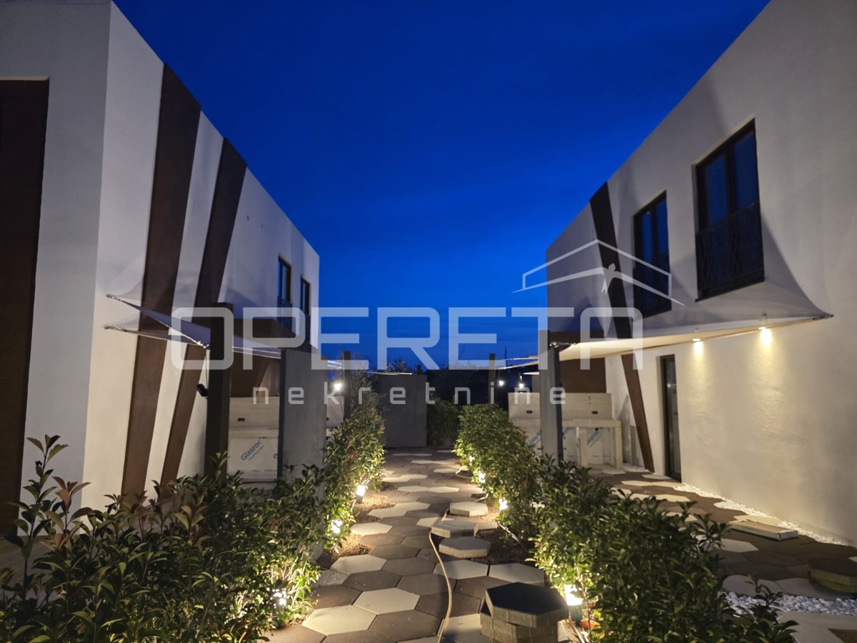 Oasi moderna ed energeticamente efficiente a Nin con piscina e sauna, appartamento A1