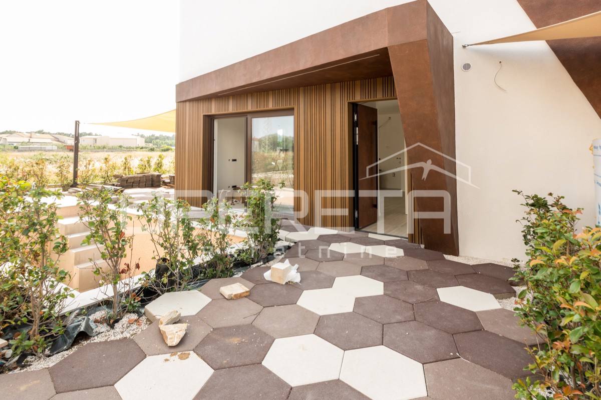 Oasi moderna ed energeticamente efficiente a Nin con piscina e sauna, appartamento A1