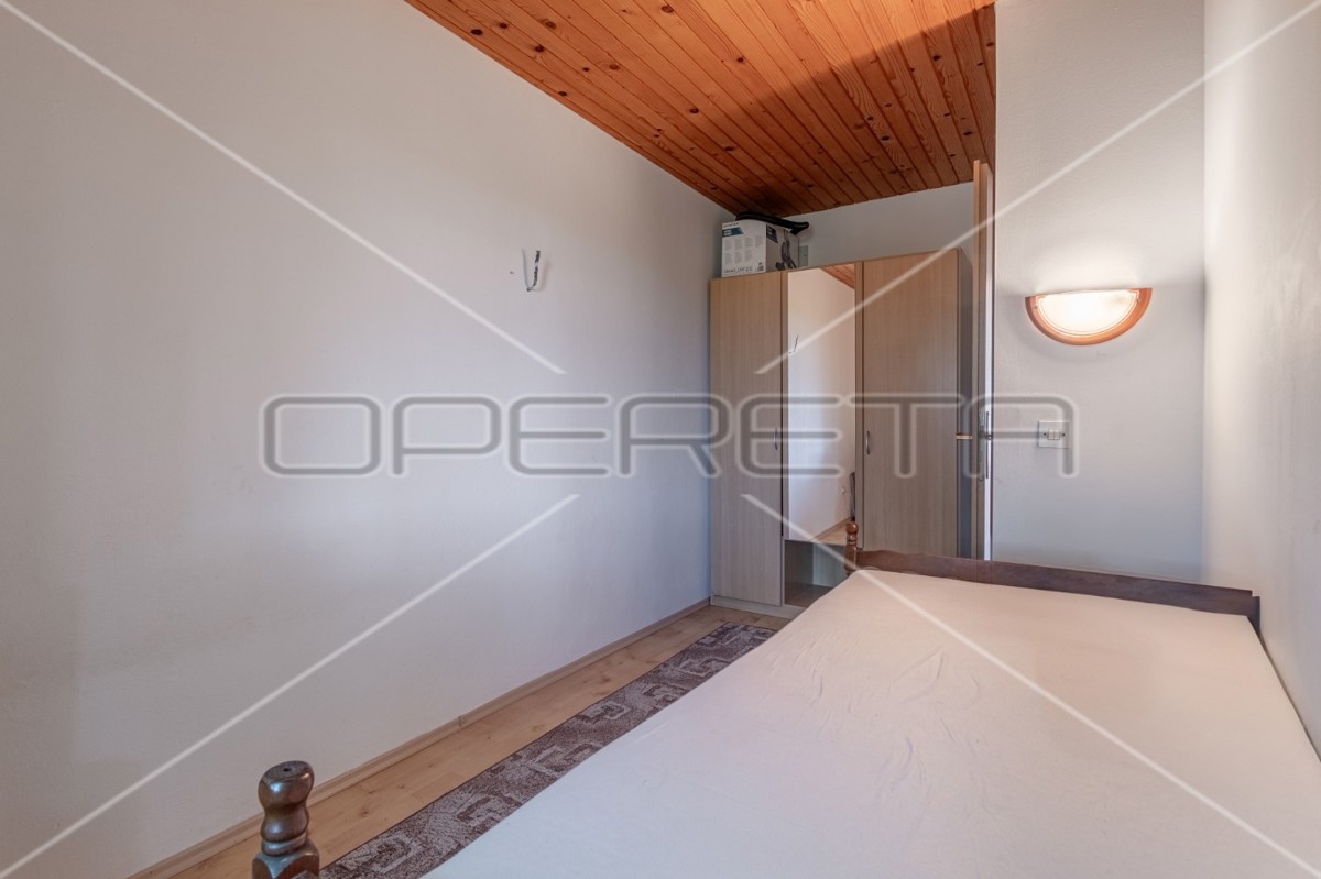 Casa su tre piani con giardino e vista mare, Trgetari, 247,26 m2