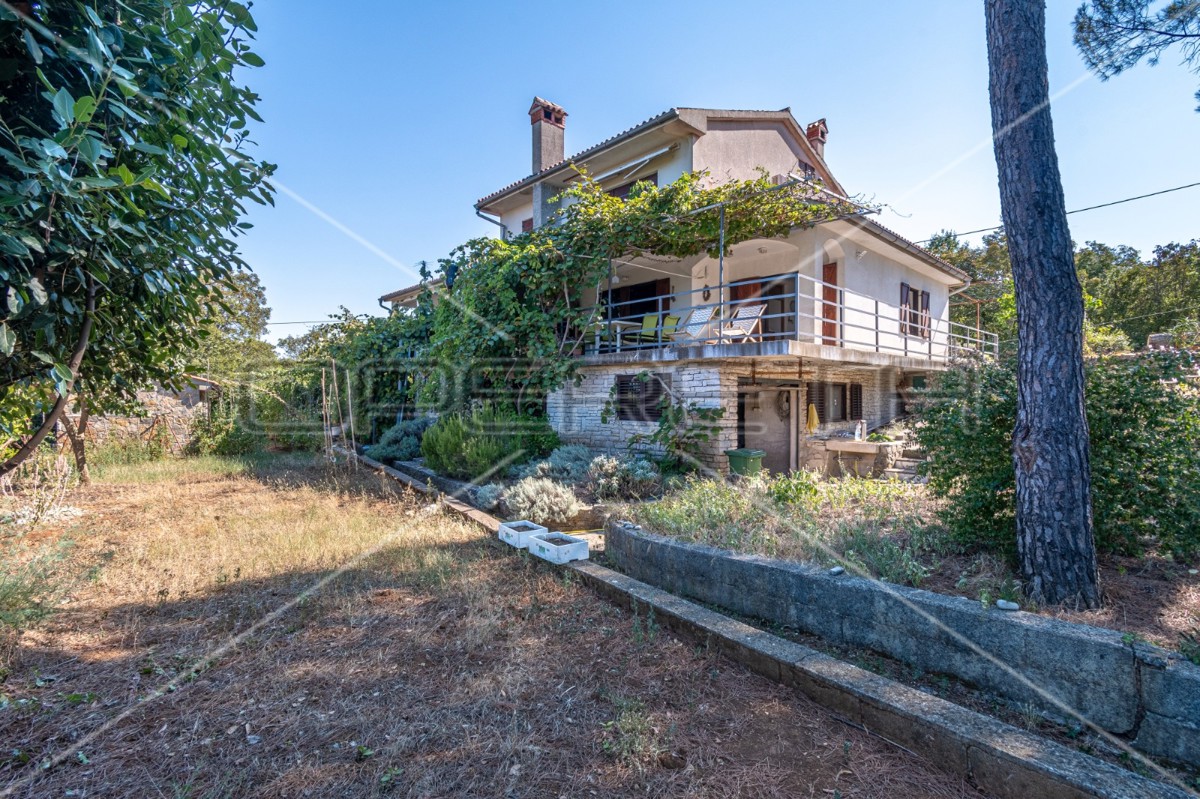 Casa su tre piani con giardino e vista mare, Trgetari, 247,26 m2