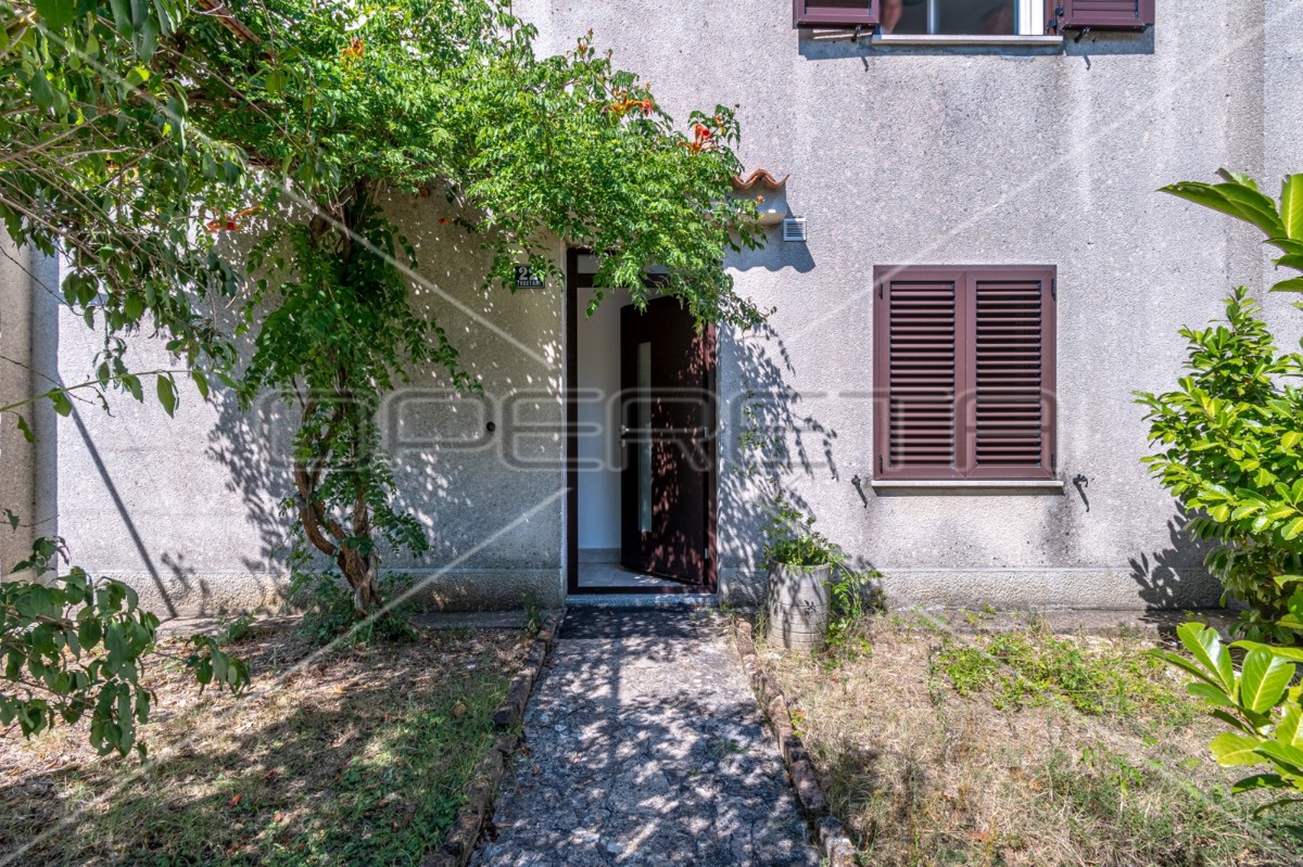 Casa su tre piani con giardino e vista mare, Trgetari, 247,26 m2