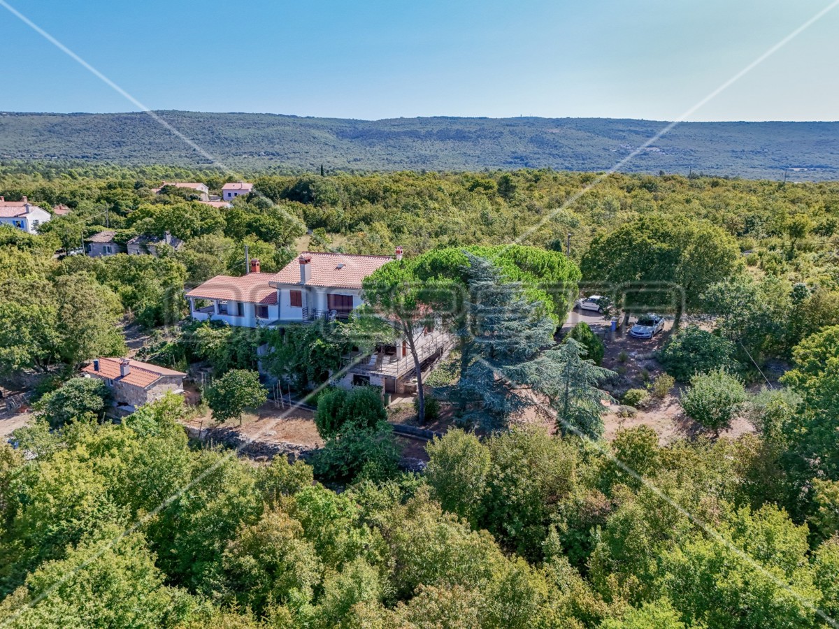 Casa su tre piani con giardino e vista mare, Trgetari, 247,26 m2