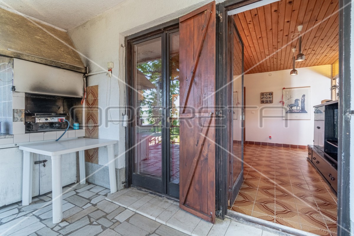 Casa su tre piani con giardino e vista mare, Trgetari, 247,26 m2