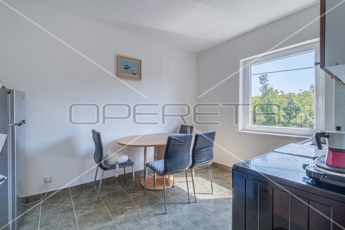 Casa su tre piani con giardino e vista mare, Trgetari, 247,26 m2