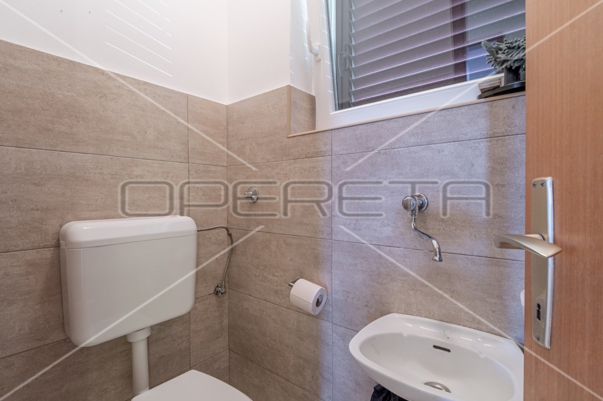 Casa su tre piani con giardino e vista mare, Trgetari, 247,26 m2